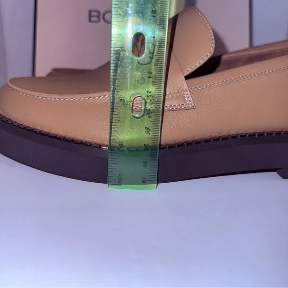 BCBGeneration Luxe Tan Penny Loafers – NWT Comfort   Style Size 9M