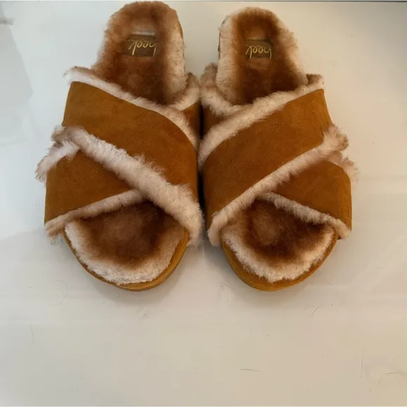 BEEK tan caramel suede shearling-lined crossover Lovebird sandals size 6 NWT