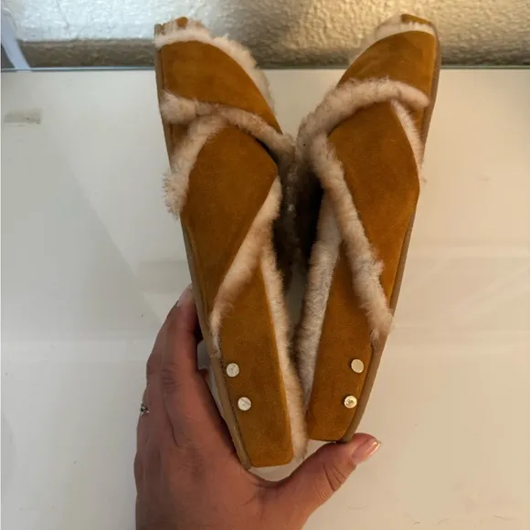 BEEK tan caramel suede shearling-lined crossover Lovebird sandals size 6 NWT