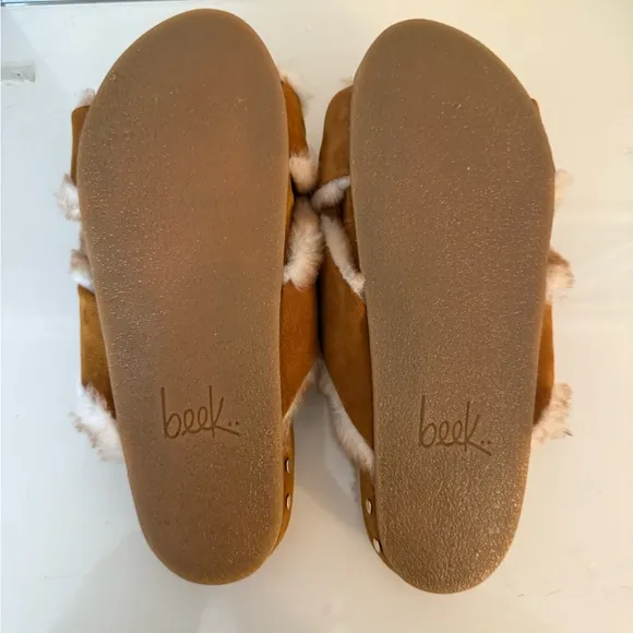 BEEK tan caramel suede shearling-lined crossover Lovebird sandals size 6 NWT