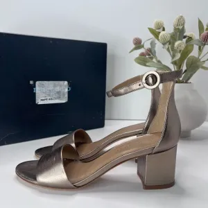 Bernardo Belinda Leather Ankle Strap Sandals Platinum Antique Women's 7.5M NWB