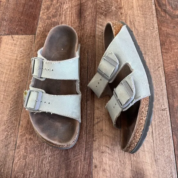 Birkenstock Arizona green canvas 2 strap slide sandals size 40/ women’s 9 narrow