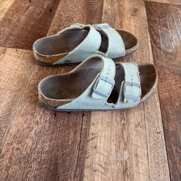 Birkenstock Arizona green canvas 2 strap slide sandals size 40/ women’s 9 narrow