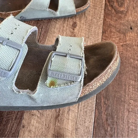 Birkenstock Arizona green canvas 2 strap slide sandals size 40/ women’s 9 narrow