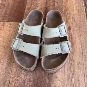 Birkenstock Arizona green canvas 2 strap slide sandals size 40/ women’s 9 narrow