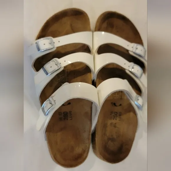 BIRKENSTOCK BIRKI'S WHITE PATENT LEATHER 3 STRAP SANDALS (sz US 8 or Euro 39)