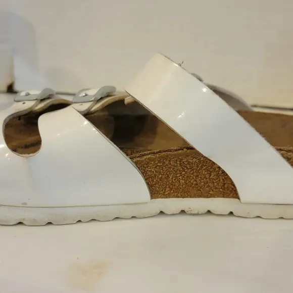BIRKENSTOCK BIRKI'S WHITE PATENT LEATHER 3 STRAP SANDALS (sz US 8 or Euro 39)