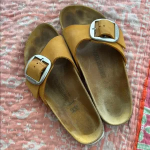 Birkenstock Madrid Big Buckle Sandals Slides orange tan silver size 40/9