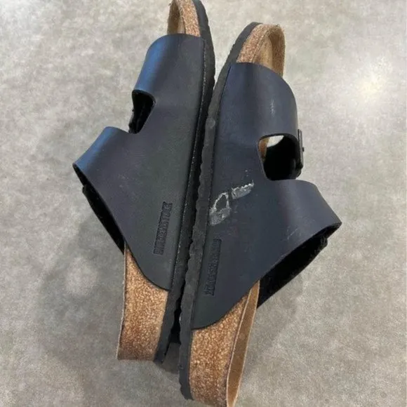 Birkenstock Sandals. Girls Size 13. Black. Double Buckle Strap.