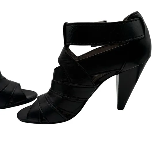 BLACK COACH Harah size 6.5 good to great condition