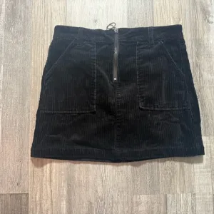 Black Corduroy Mini Skirt with Front Zipper, High-Waisted, Pocket Clueless 90s