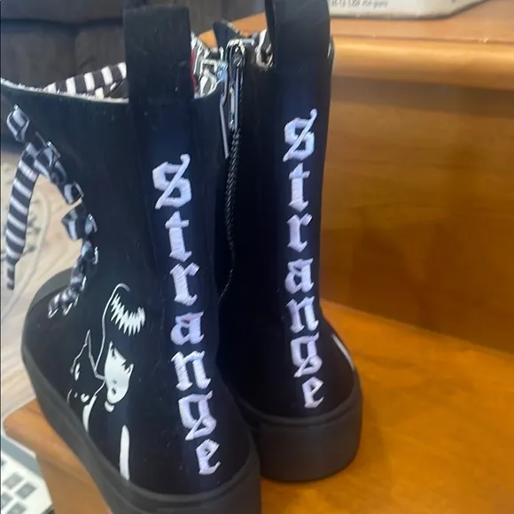 Black High-Top Sneakers with Striped Laces dolls kill Emily the strange size 6