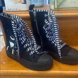 Black High-Top Sneakers with Striped Laces dolls kill Emily the strange size 6