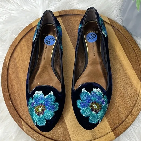 Black Velvet Floral Detail Round Toe Ballerina Flats AERIN Sz. 6.5 Casual Fun