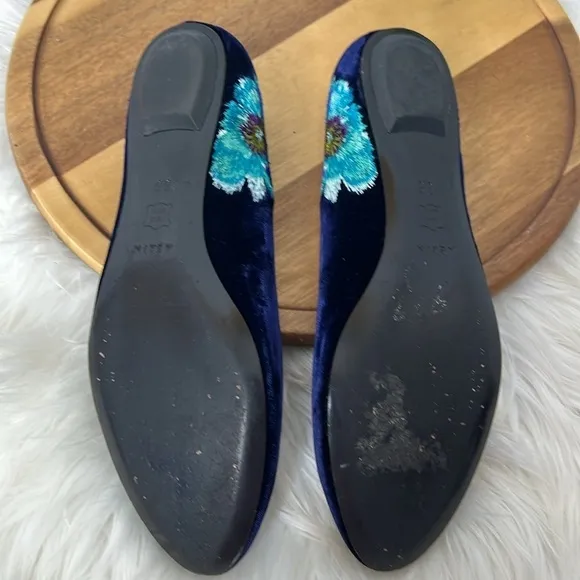 Black Velvet Floral Detail Round Toe Ballerina Flats AERIN Sz. 6.5 Casual Fun