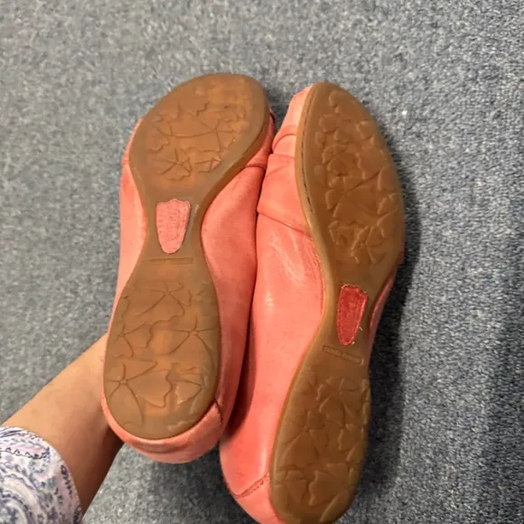 Born Womens Leather Shoes Flats Sz 10 Peach