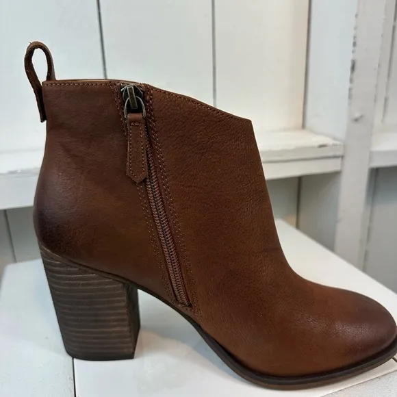 BP Booties Brown Women’s Size 8 Leather Lance Block Heeled Boots Round Toe