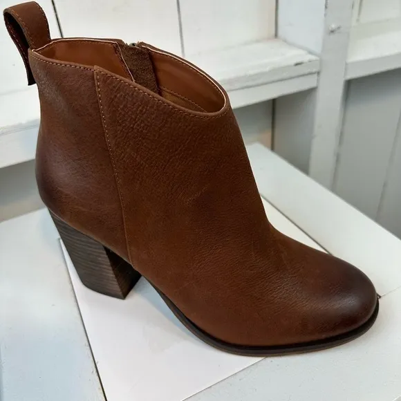 BP Booties Brown Women’s Size 8 Leather Lance Block Heeled Boots Round Toe