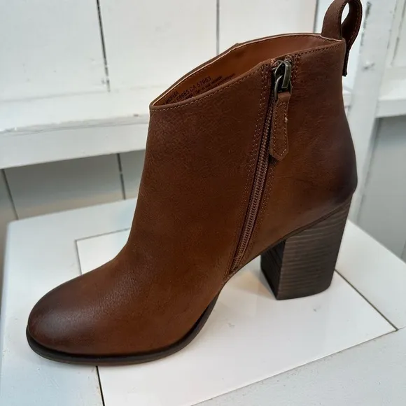 BP Booties Brown Women’s Size 8 Leather Lance Block Heeled Boots Round Toe
