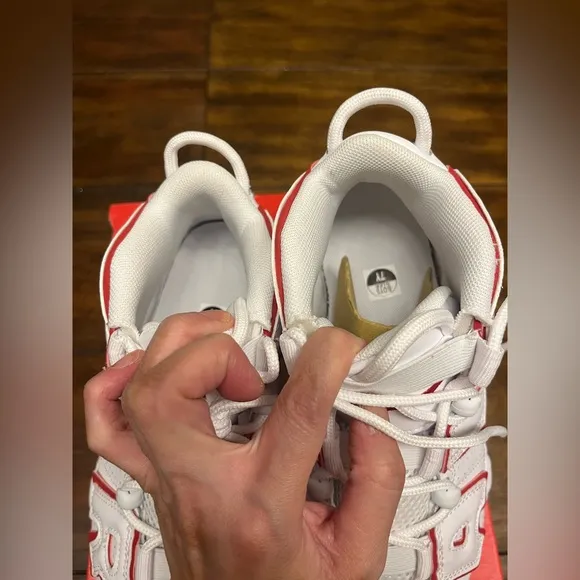 Brand new Nike Air More Uptempo White Varsity Red Outline (GS)