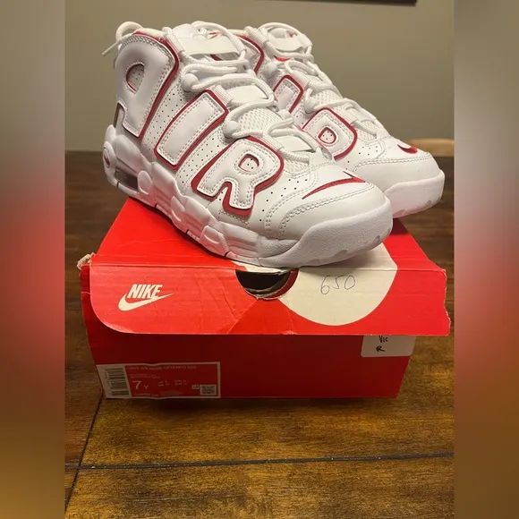 Brand new Nike Air More Uptempo White Varsity Red Outline (GS)