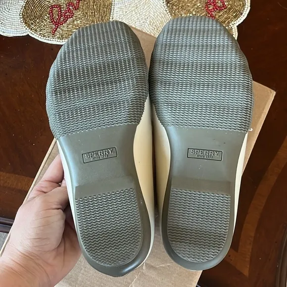 Brand New Sperry Saltwater 1-Eye Ivory Rain Boots Rubber Leather Collar Fleece