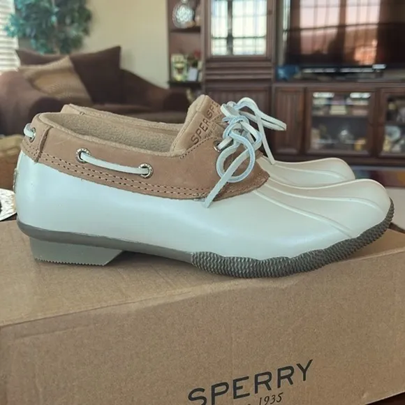Brand New Sperry Saltwater 1-Eye Ivory Rain Boots Rubber Leather Collar Fleece