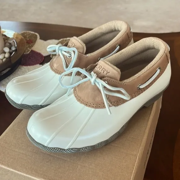 Brand New Sperry Saltwater 1-Eye Ivory Rain Boots Rubber Leather Collar Fleece