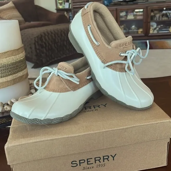 Brand New Sperry Saltwater 1-Eye Ivory Rain Boots Rubber Leather Collar Fleece
