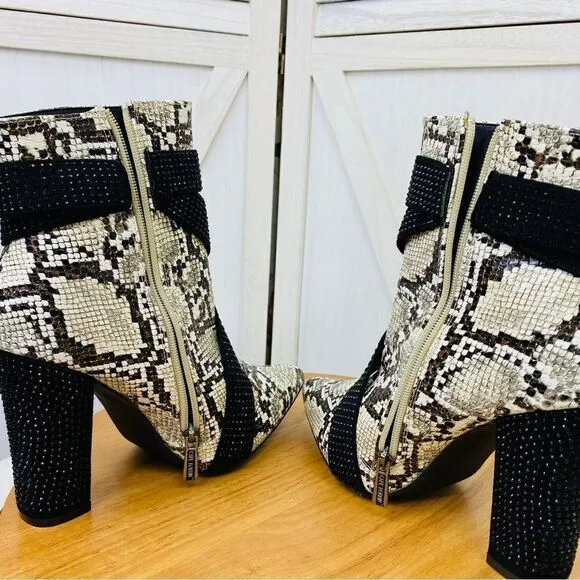 Cape Robbin Snake Bite Rhinestone Detail Heeled Ankle Boots Ivory Black 7.5