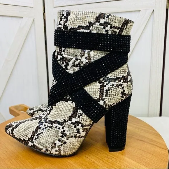 Cape Robbin Snake Bite Rhinestone Detail Heeled Ankle Boots Ivory Black 7.5