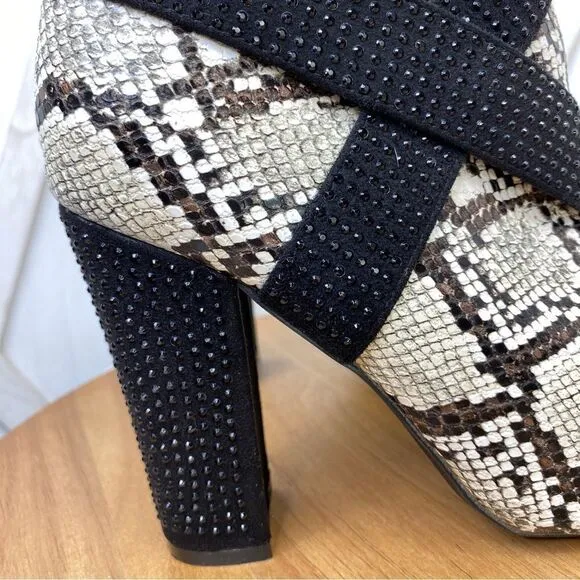 Cape Robbin Snake Bite Rhinestone Detail Heeled Ankle Boots Ivory Black 7.5