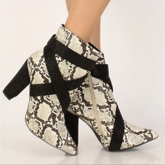 Cape Robbin Snake Bite Rhinestone Detail Heeled Ankle Boots Ivory Black 7.5