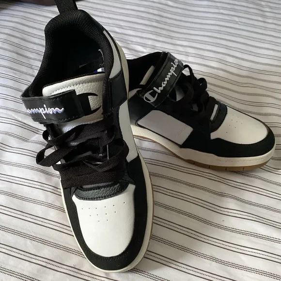 Champion arena Black and White Sneakers