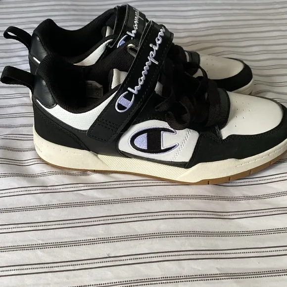 Champion arena Black and White Sneakers