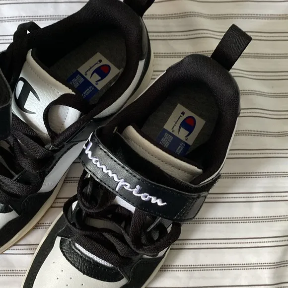 Champion arena Black and White Sneakers