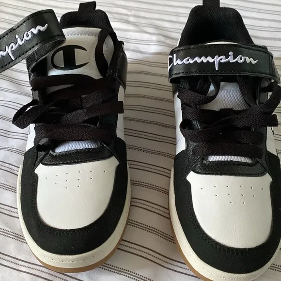 Champion arena Black and White Sneakers