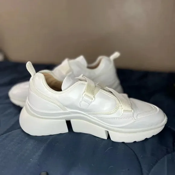 Chloe Sonnie Low Top Leather Sneaker Size 8 In White