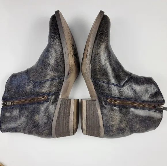 Circle G Women's Studded Star Inlay Booties  Size 9