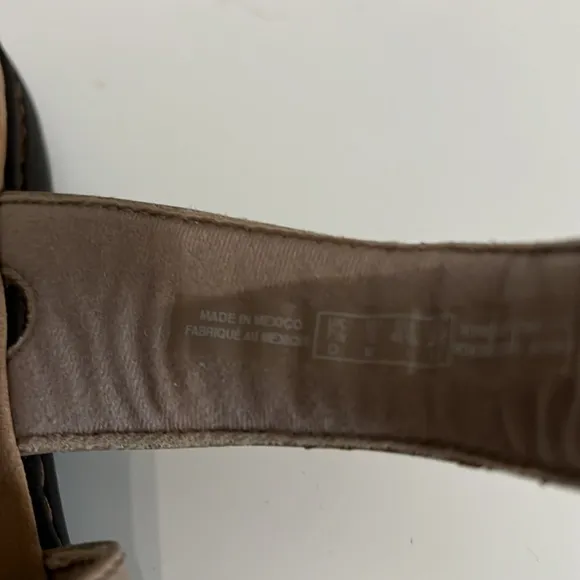 Clarks Collection: NEW Ultimate Comfort Tan Leather Sandals Velcro closure Sz 10
