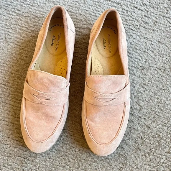 Clarks Women's Trish Rose Suede Loafers size 6.5