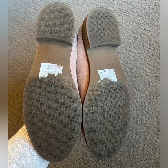 Clarks Women's Trish Rose Suede Loafers size 6.5