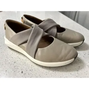 Clarks Women's Un-Rio-Cross Shoe Size 6.5Mary Jane Slip On Flats‎  Leather Stone