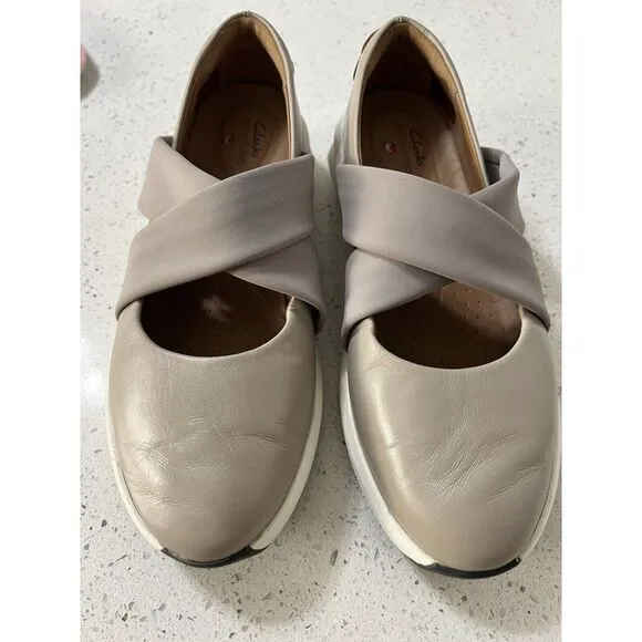 Clarks Women's Un-Rio-Cross Shoe Size 6.5Mary Jane Slip On Flats‎  Leather Stone