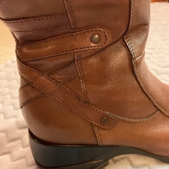 Clarks Zippered Boot Cognac.