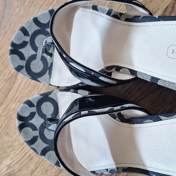 Coach Black Gypsy Signature Patent Wedge Thong Sandals 10b