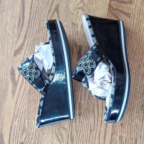 Coach Black Gypsy Signature Patent Wedge Thong Sandals 10b