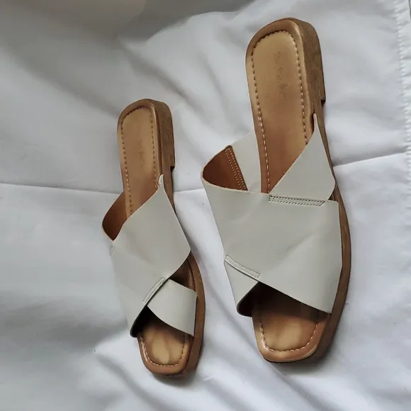 Coach Crisscross Leather Strap Slip-on Sandals Size 8.5