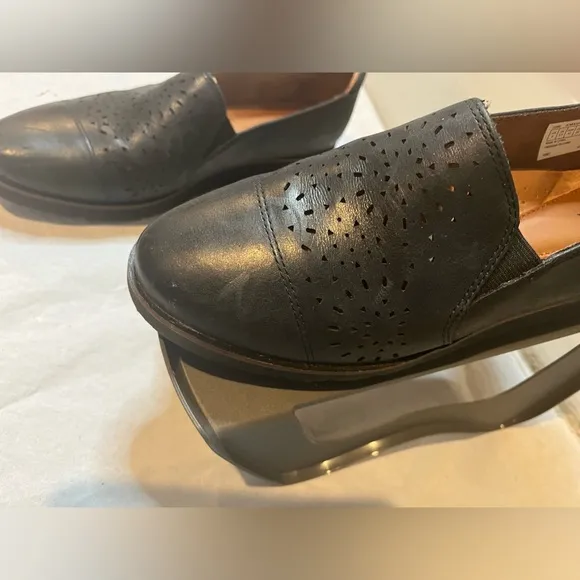 Cobb Hill Laci Twin Gore Slip-On Black Leather Perforated Loafer Shoes Size 9