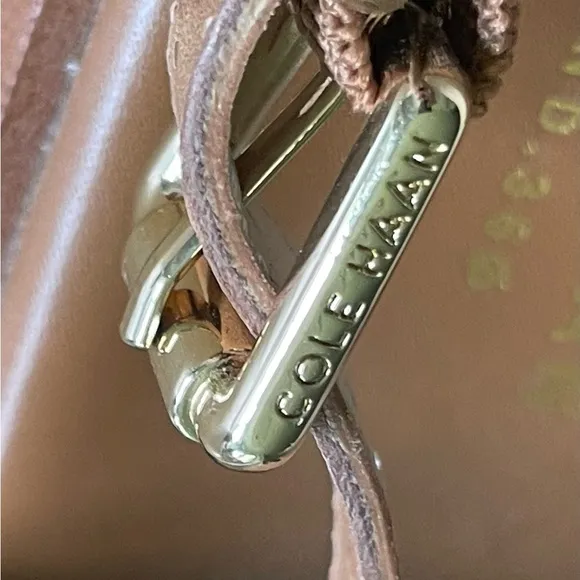 COLE HAAN AINSLEE GOLD CARAMEL THONG SANDALS SIZE 9B